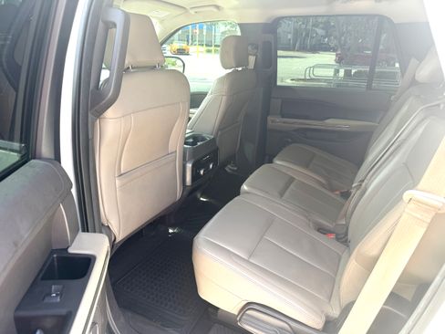 Used 2019 Ford Expedition XLT w/ Equipment Group 201A RWD image 9