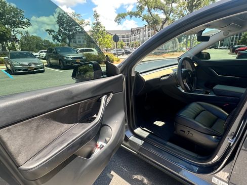 Used 2020 Tesla Model Y Long Range AWD/4WD image 16