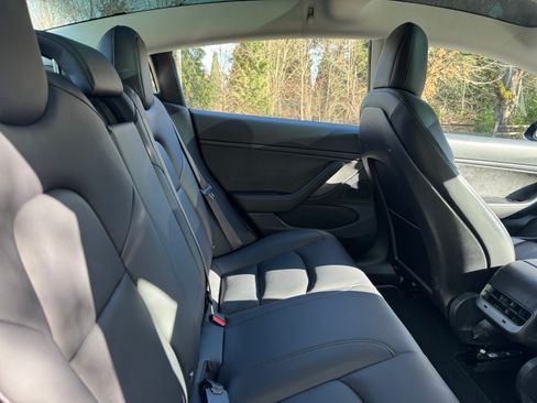 Used 2018 Tesla Model 3 Long Range image 9