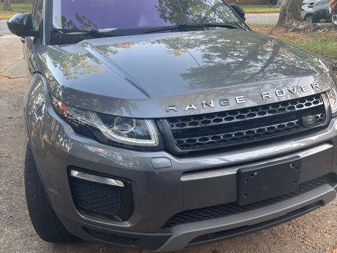 Used 2019 Land Rover Range Rover Evoque image 5