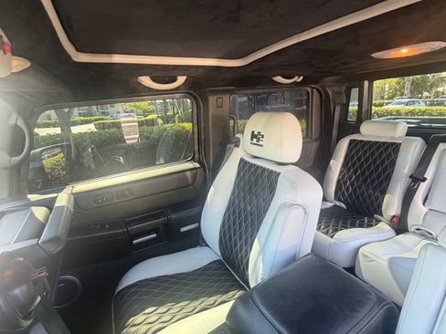 Used 2005 HUMMER H2 SUT w/ Preferred Equipment Group AWD/4WD image 9