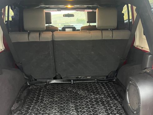 Used 2008 Jeep Wrangler Unlimited Rubicon w/ PWR Convenience Group image 12