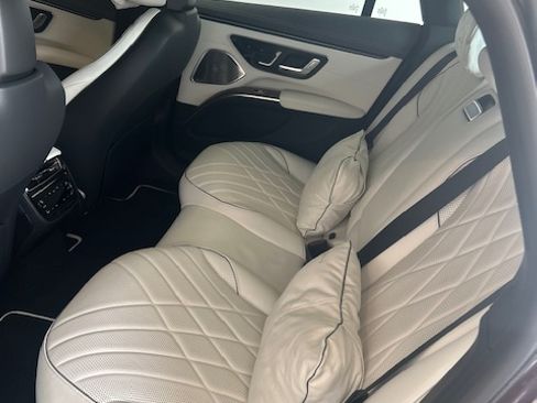 Used 2023 Mercedes-Benz EQS 580 EQS 580 4MATIC Sedan 4D image 6