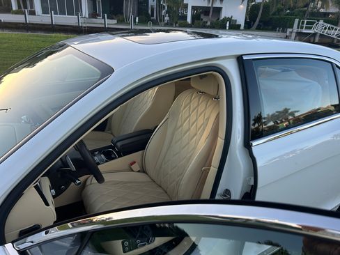 Used 2016 Bentley Flying Spur V8 image 16