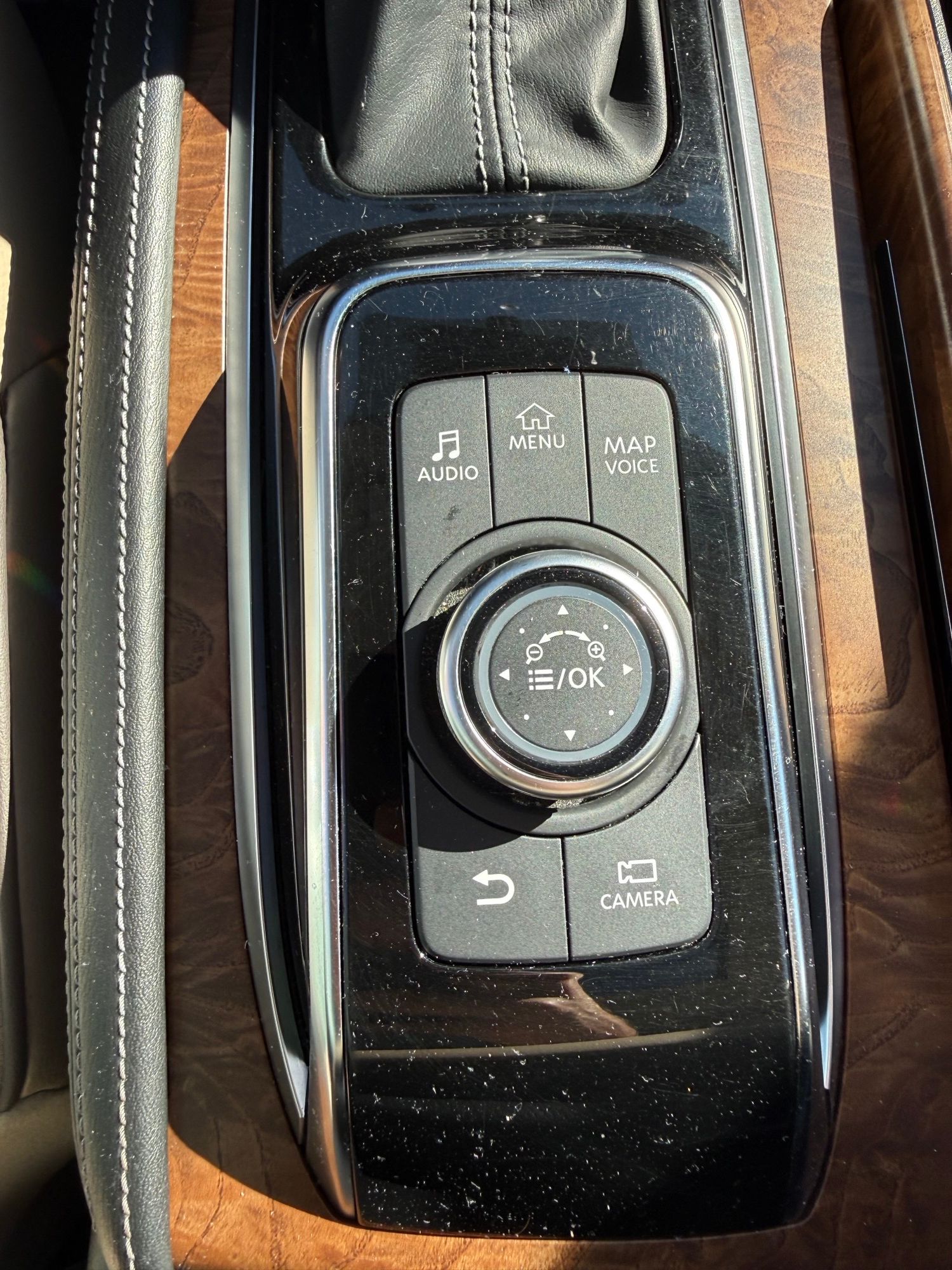 Used 2022 Nissan Armada SL AWD/4WD image 9
