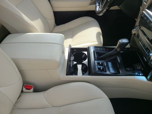 Used 2021 Lexus GX 460 Premium w/ Premium Package image 17