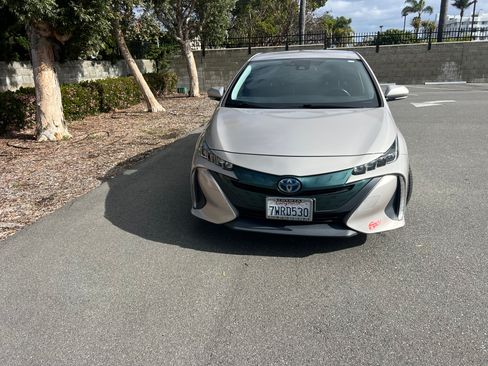 Used 2017 Toyota Prius Prime Premium w/ Preferred Accessory Package image 12