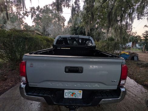 Used 2019 Toyota Tacoma SR5 image 2