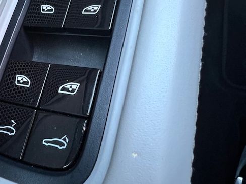 Used 2020 Porsche Panamera GTS image 28