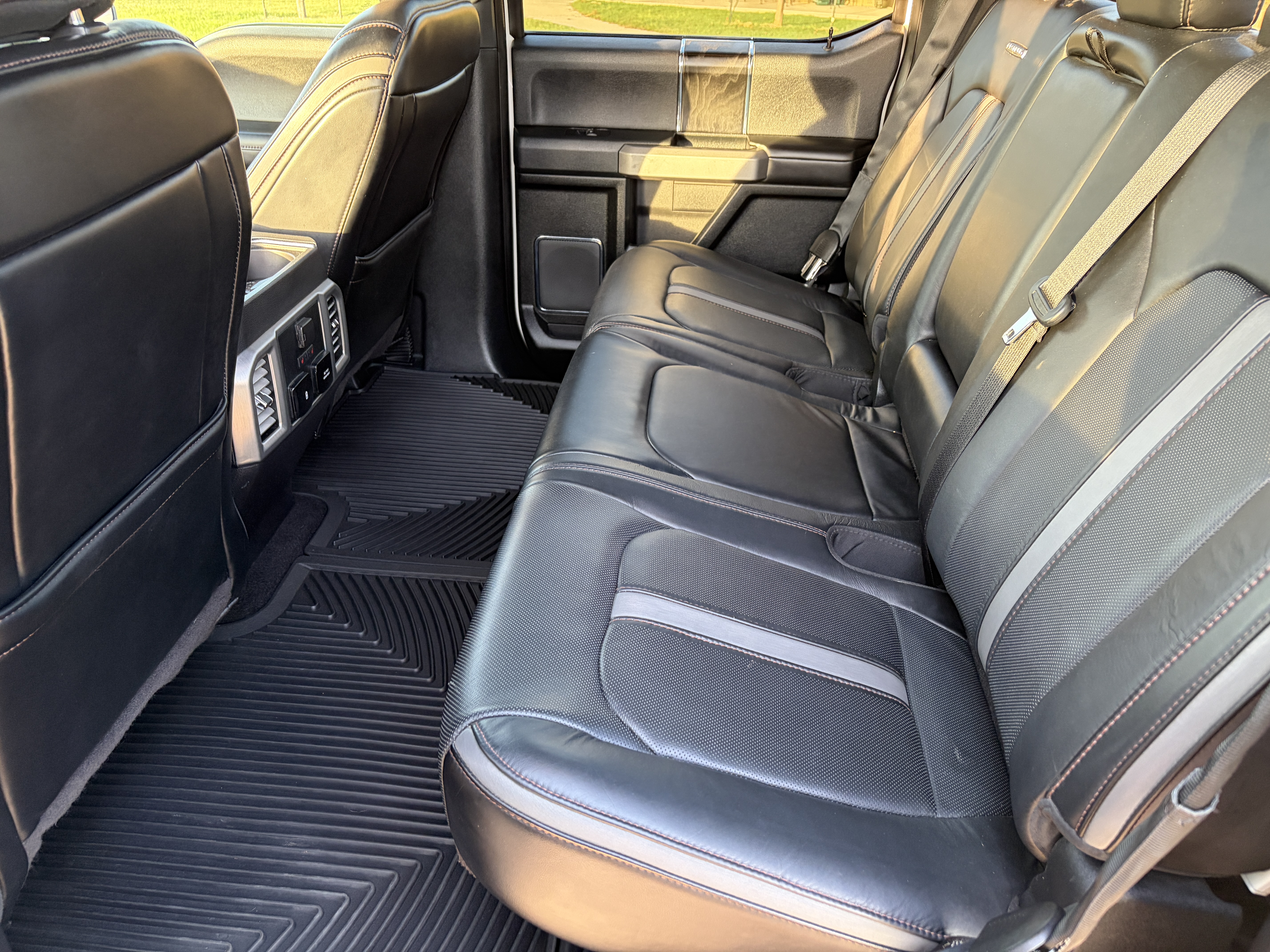 Used 2018 Ford F150 Platinum w/ Equipment Group 701A Luxury AWD/4WD image 17