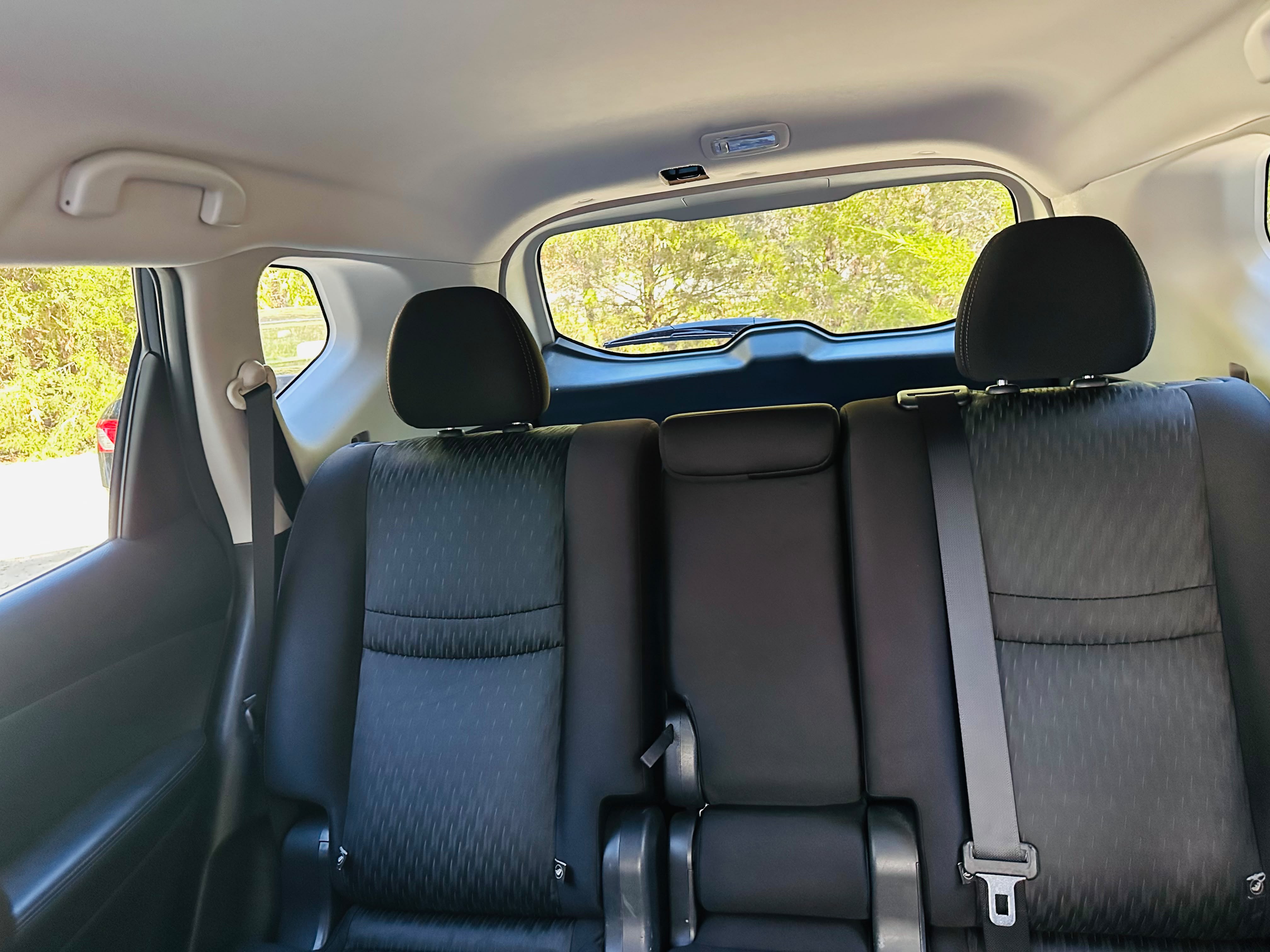Used 2018 Nissan Rogue SV FWD image 8