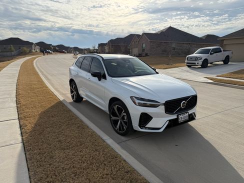 Used 2025 Volvo XC60 B5 Ultra w/ Protection Package Premier image 9