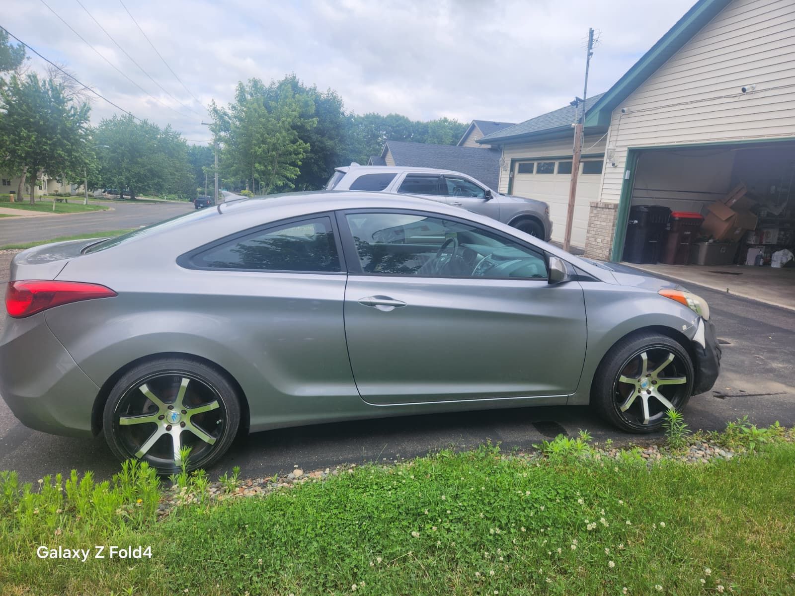 Used 2013 Hyundai Elantra FWD image 4