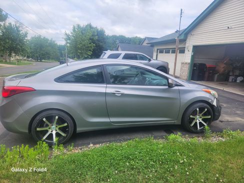 Used 2013 Hyundai Elantra FWD image 4