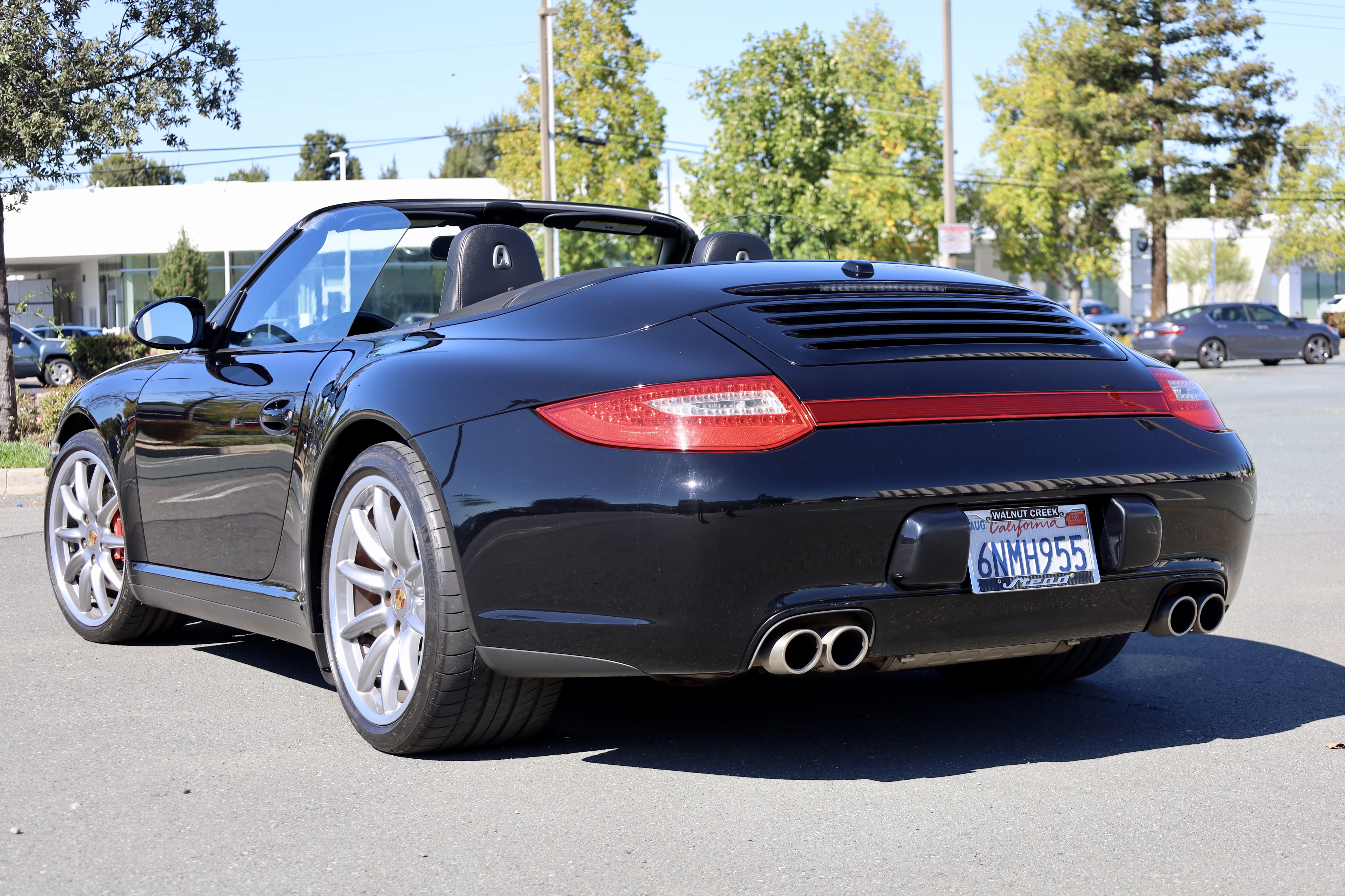 Used 2010 Porsche 911 Carrera 4S AWD/4WD image 4