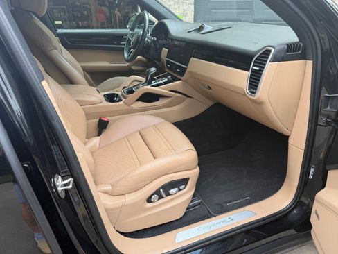 Used 2021 Porsche Cayenne S AWD/4WD image 10