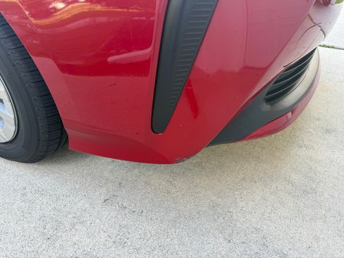 Used 2020 Toyota Prius L Eco image 16