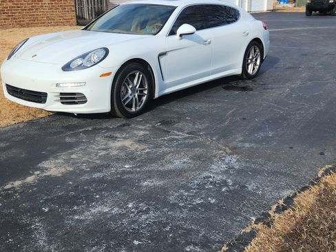 Used 2014 Porsche Panamera 4S Executive image 4