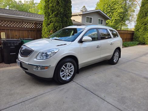 Used 2012 Buick Enclave Convenience FWD image 1