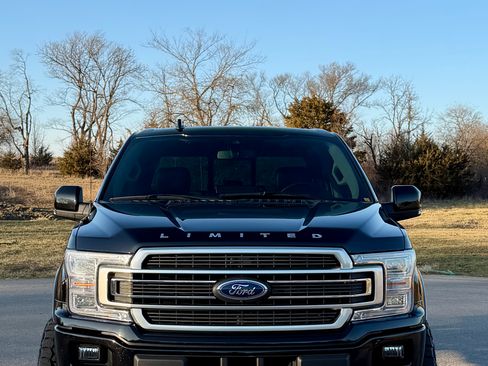 Used 2019 Ford F150 Limited w/ Trailer Tow Package image 8