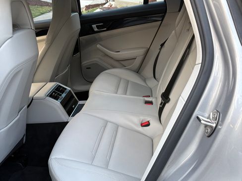 Used 2018 Porsche Panamera 4 w/ Premium Package image 8