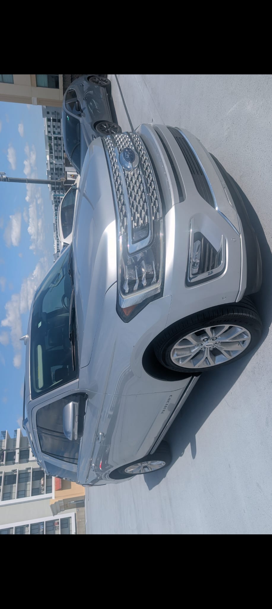 Used 2019 Ford Expedition Platinum RWD image 4