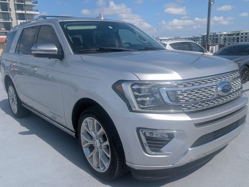 Used 2019 Ford Expedition Platinum RWD image 4