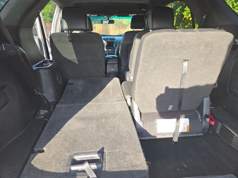 Used 2016 Ford Explorer XLT w/ Equipment Group 202A image 11