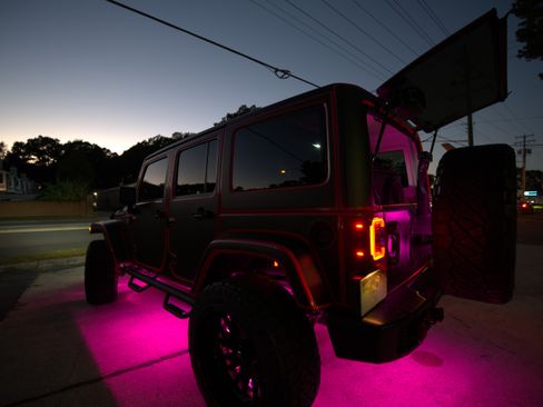 Used 2017 Jeep Wrangler Unlimited Sport w/ Connectivity Group image 18