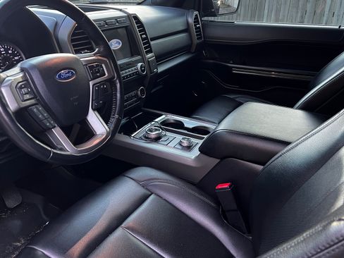 Used 2021 Ford Expedition XLT image 10