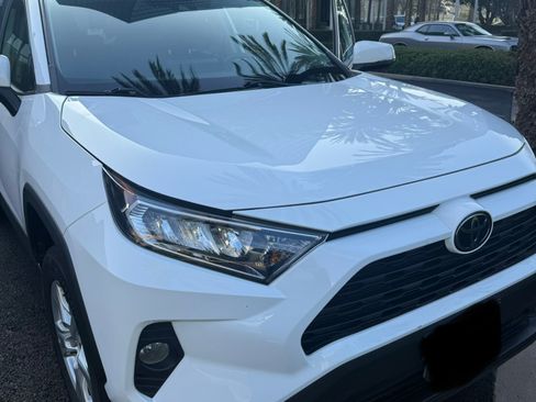 Used 2021 Toyota RAV4 XLE w/ XLE Grade Weather Package image 5