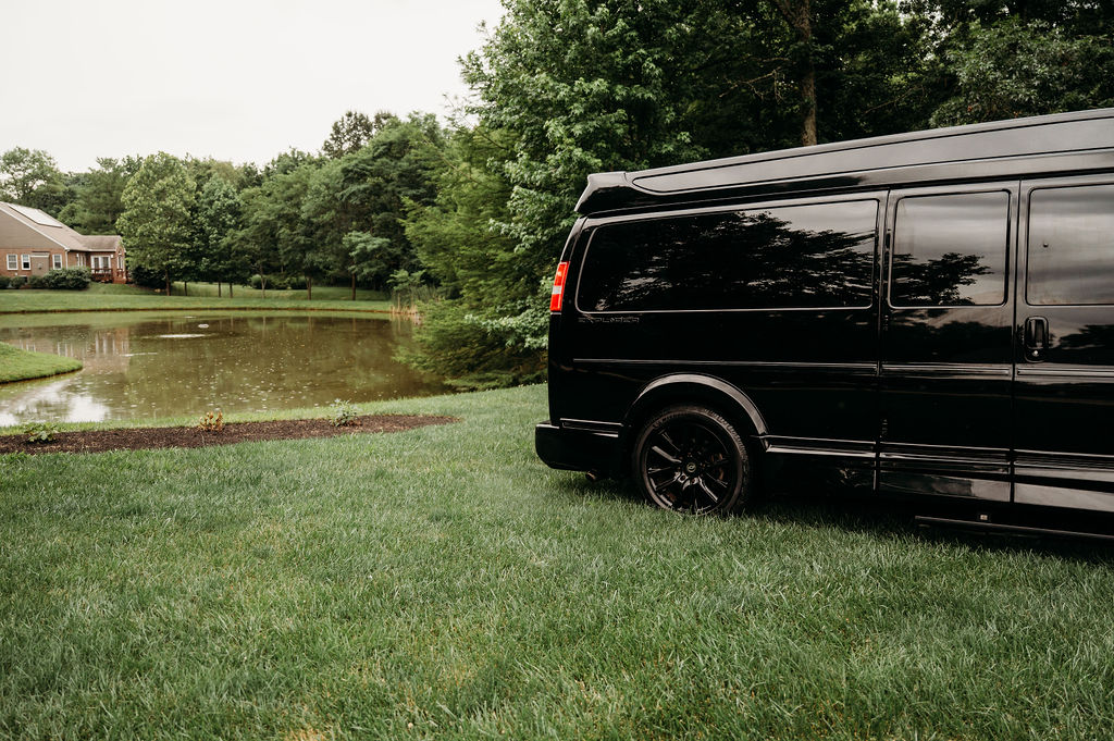 Used 2021 Chevrolet Express 2500 Extended w/ Enhanced Convenience Package RWD image 5