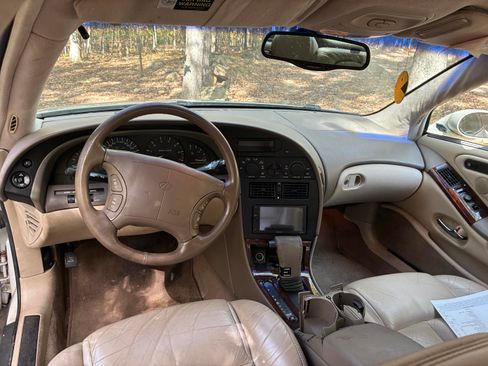 Used 1999 Oldsmobile Aurora Sedan 4D image 2