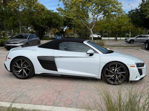 Used 2023 Audi R8 V10 performance image 4