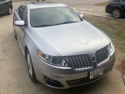Used 2012 Lincoln MKS image 1