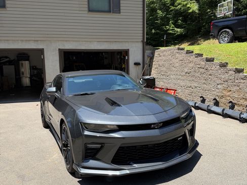 Used 2018 Chevrolet Camaro SS w/ LPO, Ground Effects Package RWD image 1
