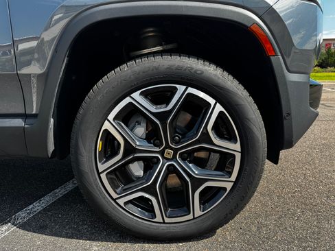 Used 2024 Rivian R1S Adventure AWD/4WD image 12