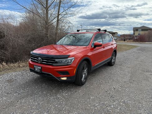 Used 2018 Volkswagen Tiguan SEL Premium image 1