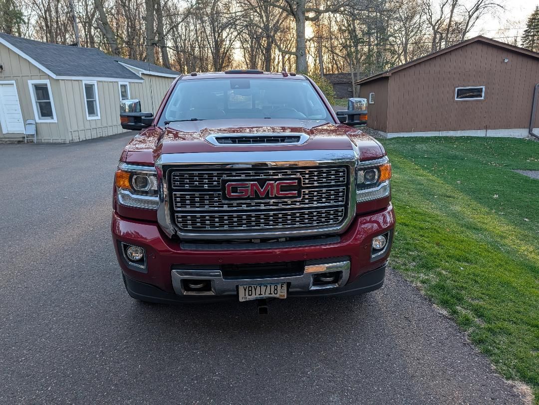 Used 2019 GMC Sierra 3500 Denali w/ Duramax Plus Package AWD/4WD image 2