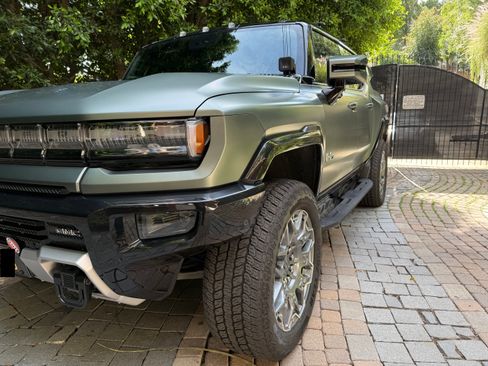 Used 2024 GMC Hummer EV 3X image 2
