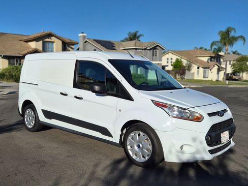 Used 2016 Ford Transit Connect XLT image 2