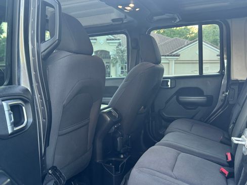 Used 2020 Jeep Wrangler Unlimited Sport S image 10
