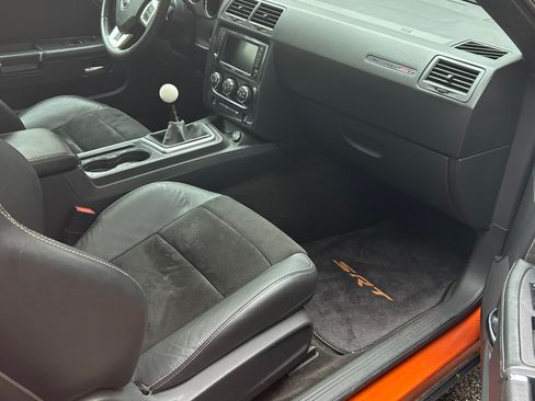 Used 2011 Dodge Challenger SRT8 image 9