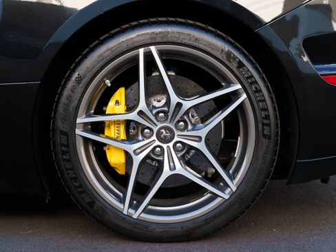 Used 2015 Ferrari California T image 12