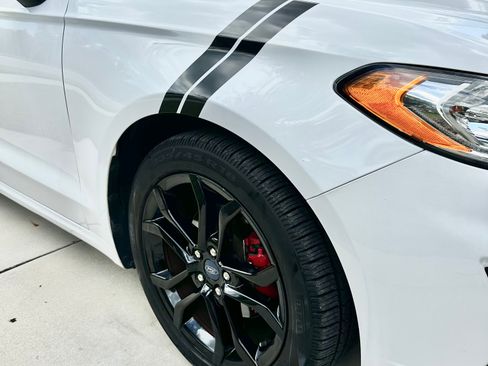 Used 2020 Ford Fusion SE w/ Equipment Group 151A FWD image 10