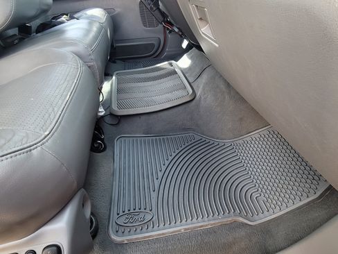 Used 2003 Ford F250 Lariat image 19