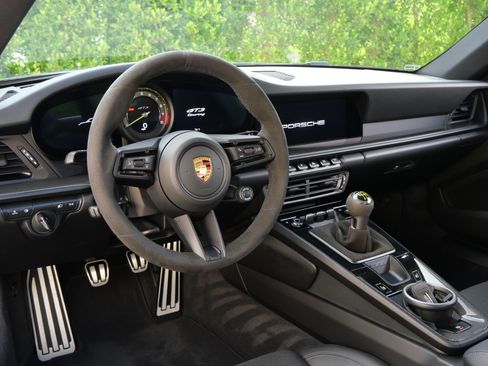 Used 2022 Porsche 911 GT3 image 11