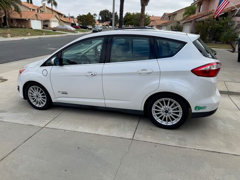 Used 2013 Ford C-MAX Energi SEL image 2