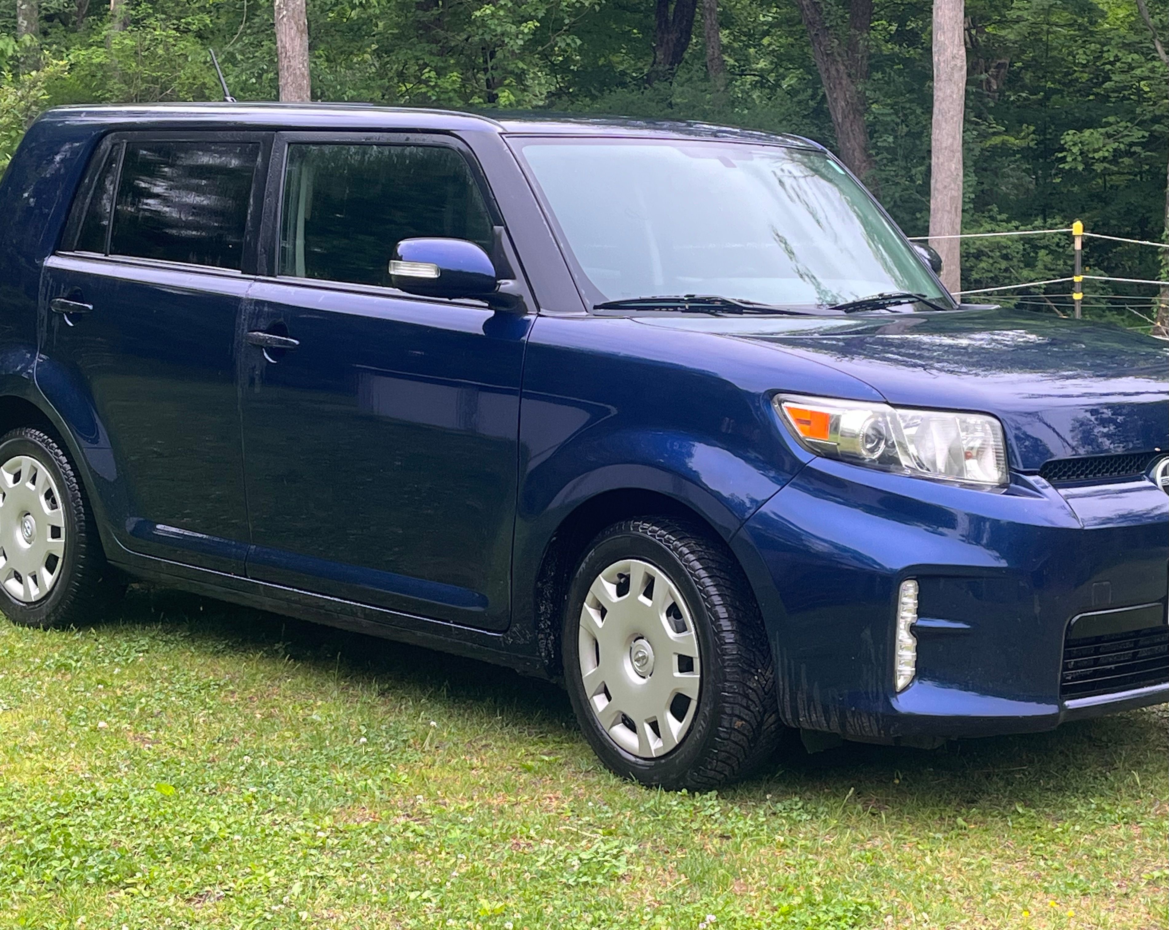 Used 2013 Scion xB FWD image 10