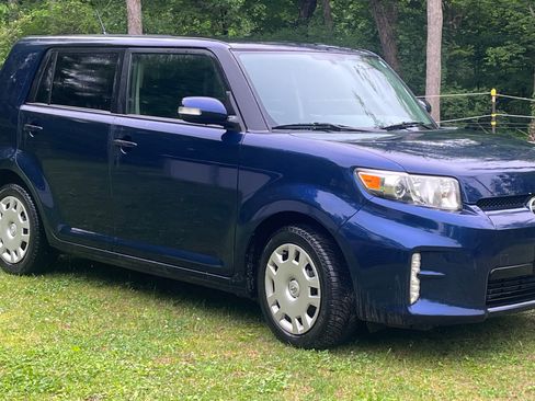 Used 2013 Scion xB FWD image 10
